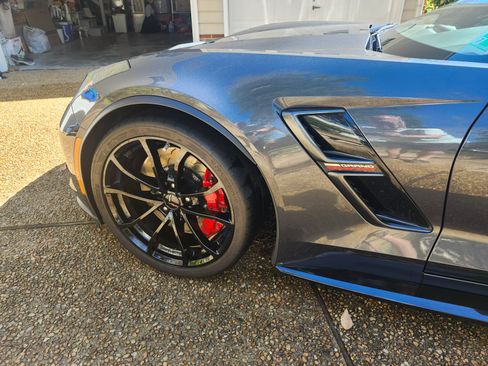 Used 2018 Chevrolet Corvette Grand Sport w/ Carbon Flash Badge Package image 5