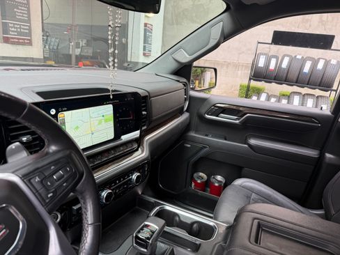 Used 2022 GMC Sierra 1500 Elevation w/ Elevation Premium Package AWD/4WD image 10
