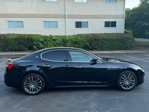Used 2018 Maserati Ghibli RWD image 8