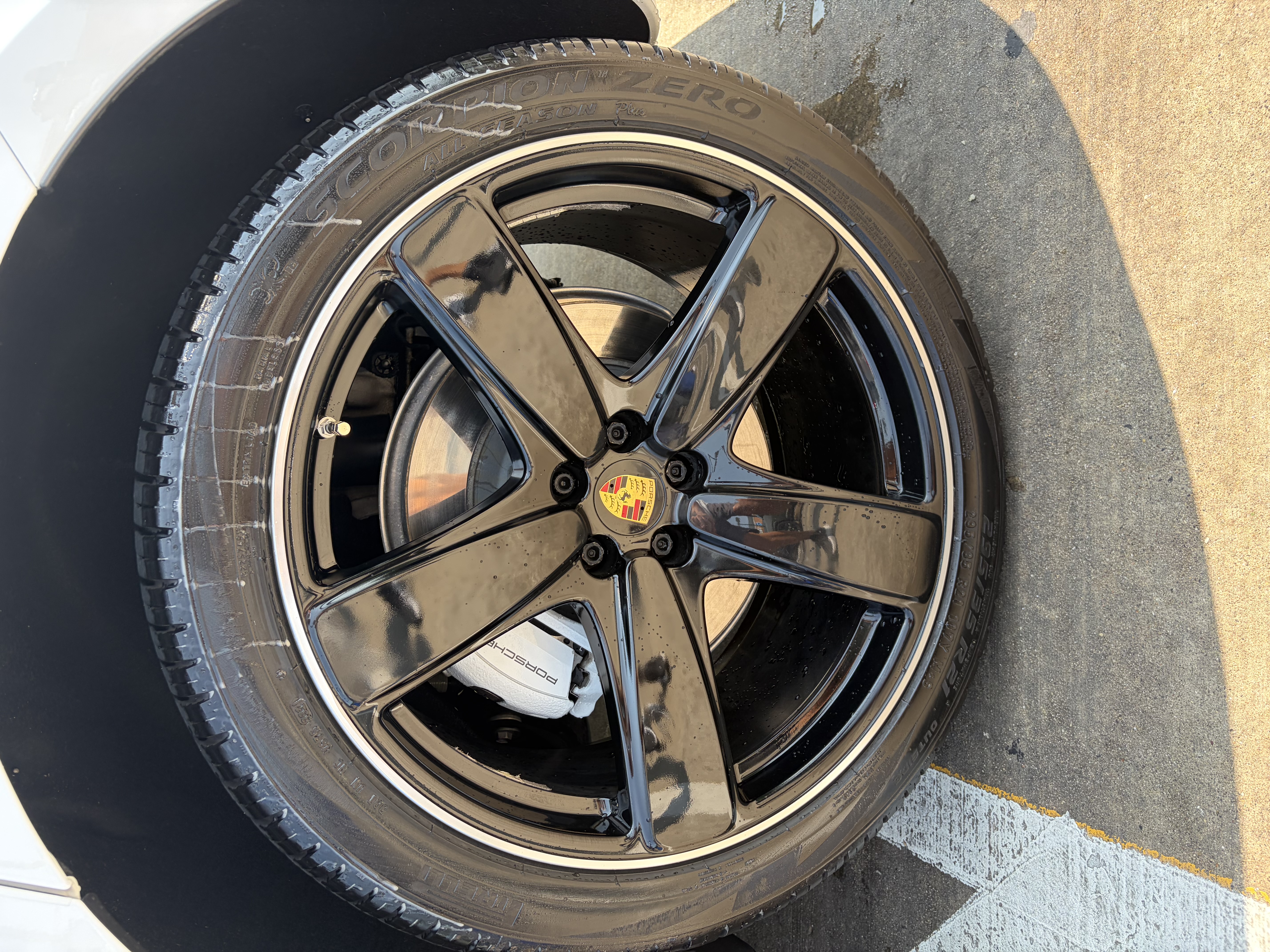 Used 2021 Porsche Macan Turbo AWD/4WD image 15