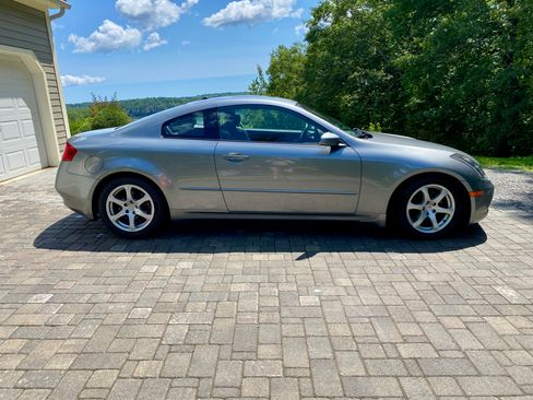 Used 2004 INFINITI G35 Coupe w/ Premium Pkg image 1