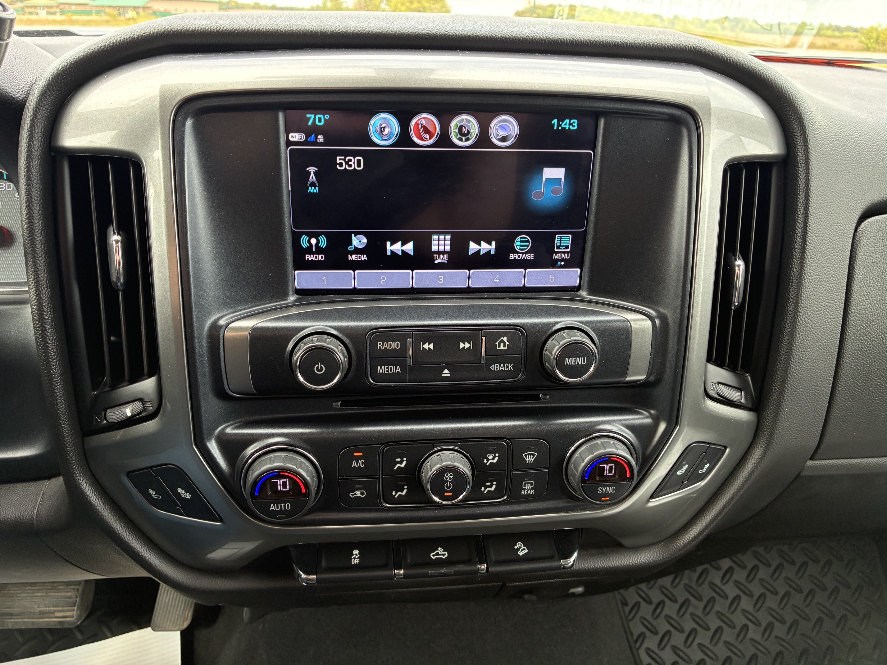 Used 2019 Chevrolet Silverado 1500 LT w/ All Star Edition AWD/4WD image 14
