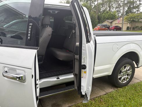 Used 2017 Ford F150 XLT w/ Equipment Group 301A Mid RWD image 6