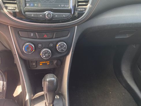 Used 2018 Chevrolet Trax LS image 10
