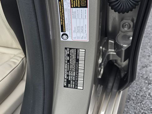 Used 2023 Mercedes-Benz E 350 4MATIC Sedan image 12