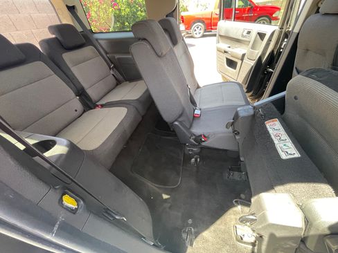 Used 2011 Ford Flex SE FWD image 17