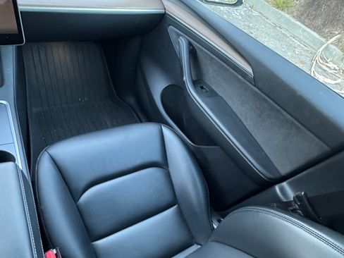 Used 2023 Tesla Model Y Long Range AWD/4WD image 10