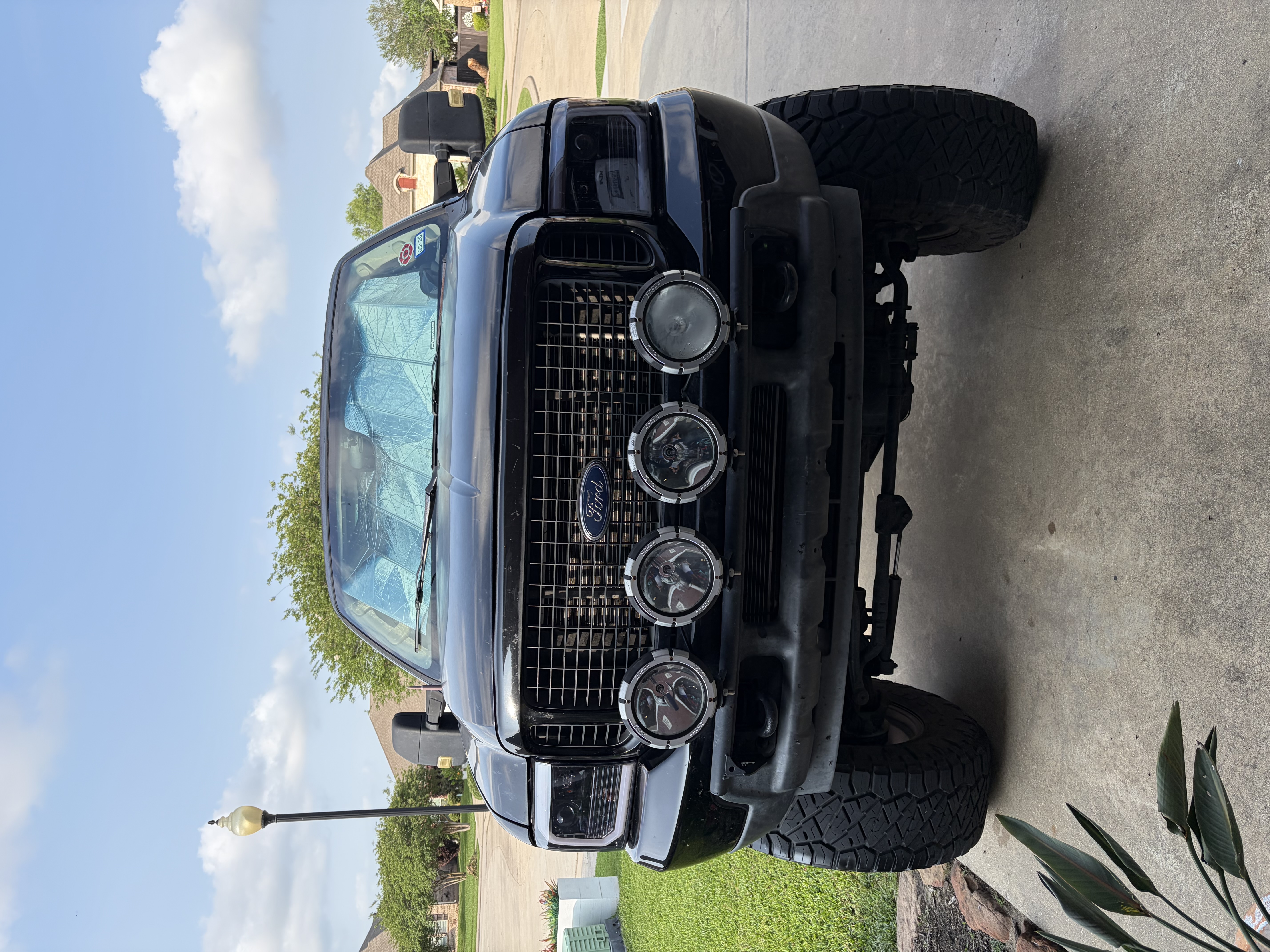 Used 2003 Ford Excursion Limited AWD/4WD image 2