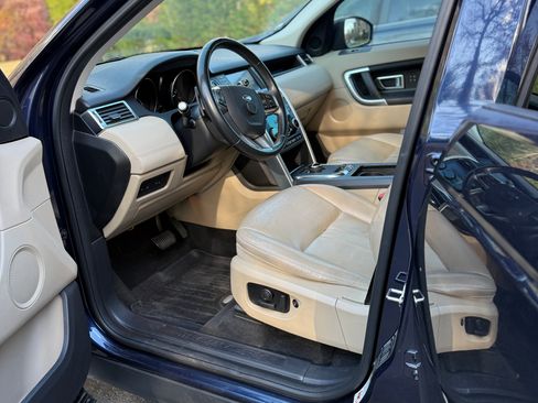 Used 2019 Land Rover Discovery Sport HSE image 24