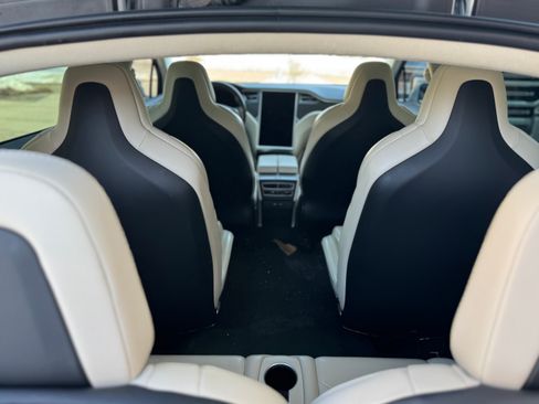 Used 2018 Tesla Model X 100D image 12