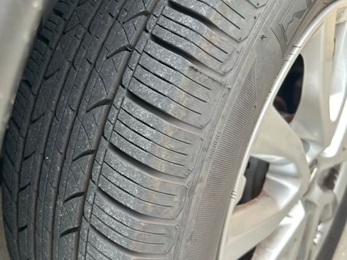 Used 2017 Nissan Rogue SV image 8