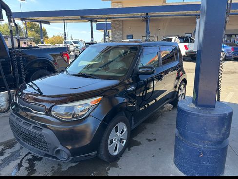 Used 2016 Kia Soul image 2