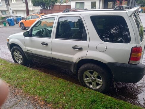 Used 2006 Ford Escape 4WD Hybrid image 4
