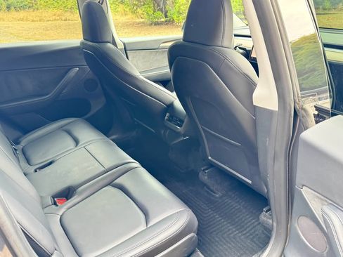 Used 2023 Tesla Model Y Long Range image 12