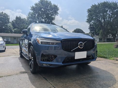 Used 2021 Volvo XC60 T6 R-Design w/ Advanced Package AWD/4WD image 4
