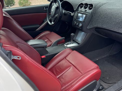 Used 2010 Nissan Altima 3.5 SR w/ Leather Pkg image 8