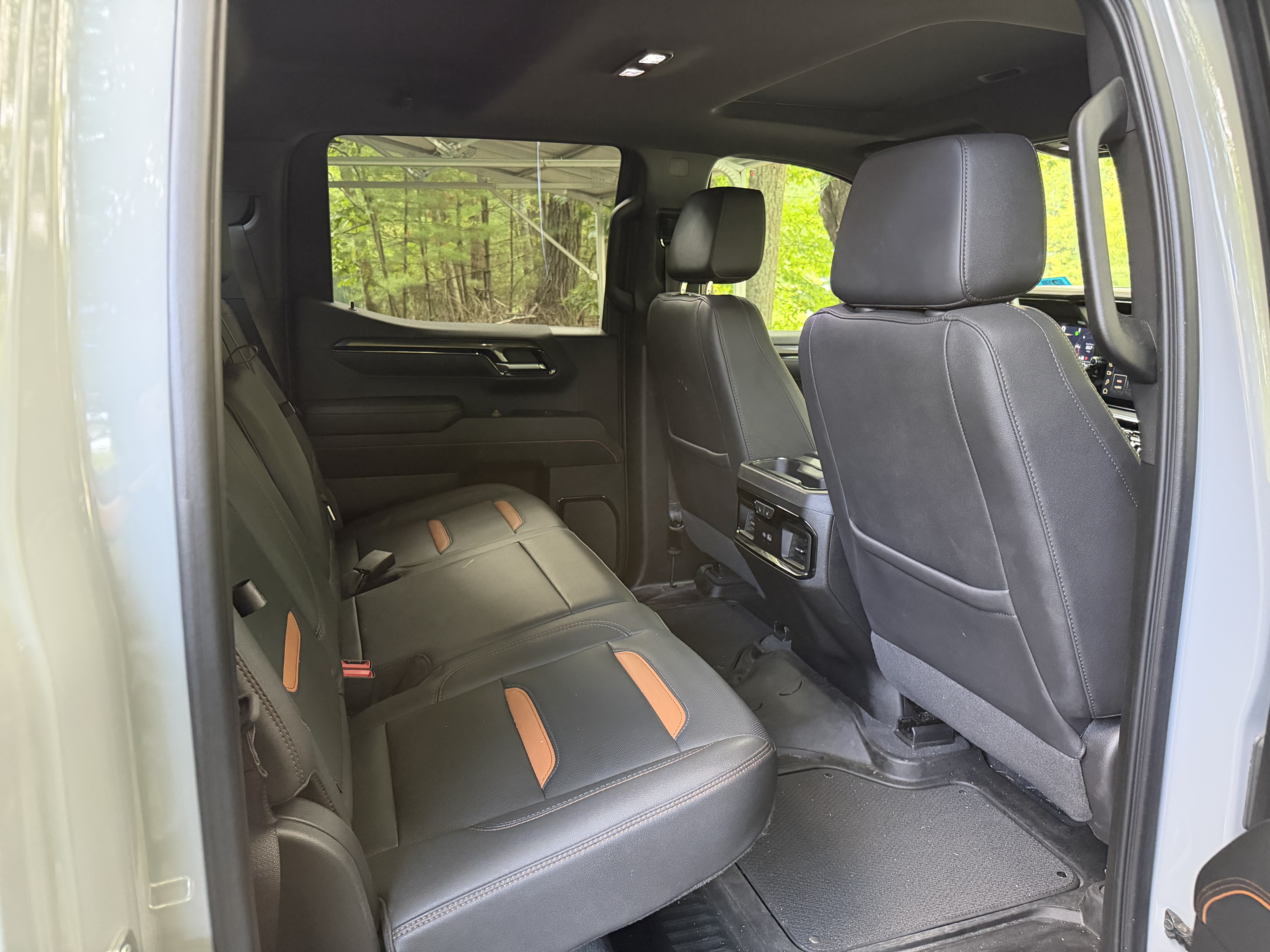 Used 2024 GMC Sierra 1500 AT4 w/ Technology Package AWD/4WD image 10
