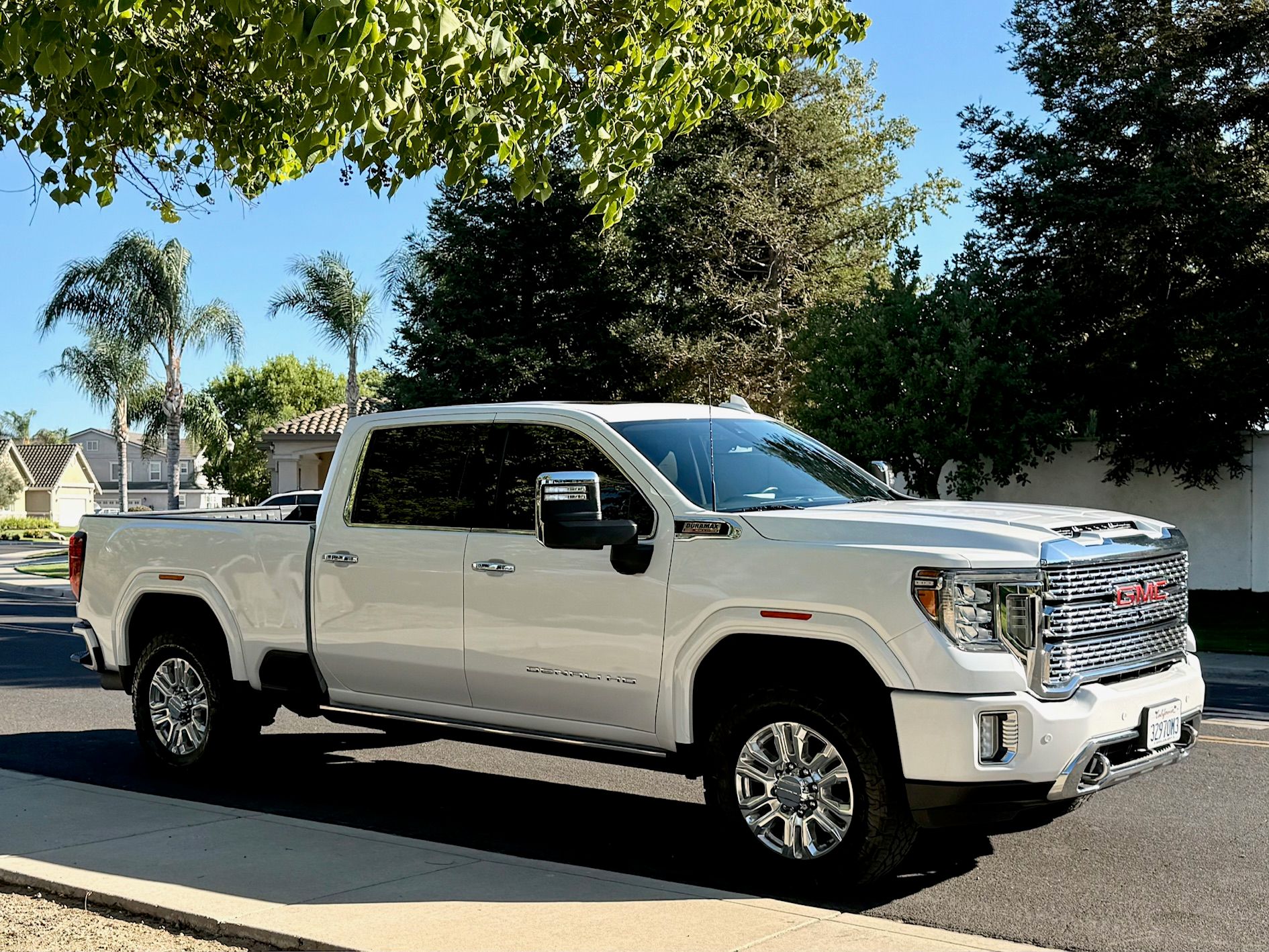 Used 2022 GMC Sierra 2500 Denali AWD/4WD image 2