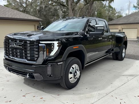 Used 2024 GMC Sierra 3500 Denali Ultimate image 2