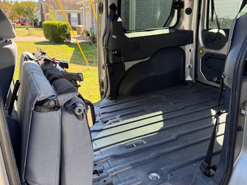 Used 2012 Ford Transit Connect XLT Premium image 17