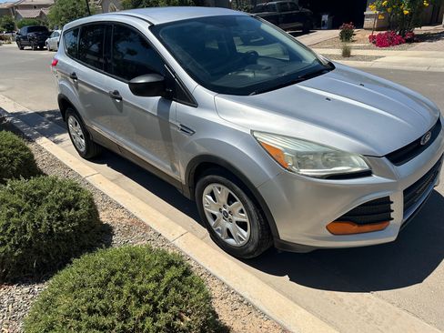 Used 2014 Ford Escape S FWD image 4