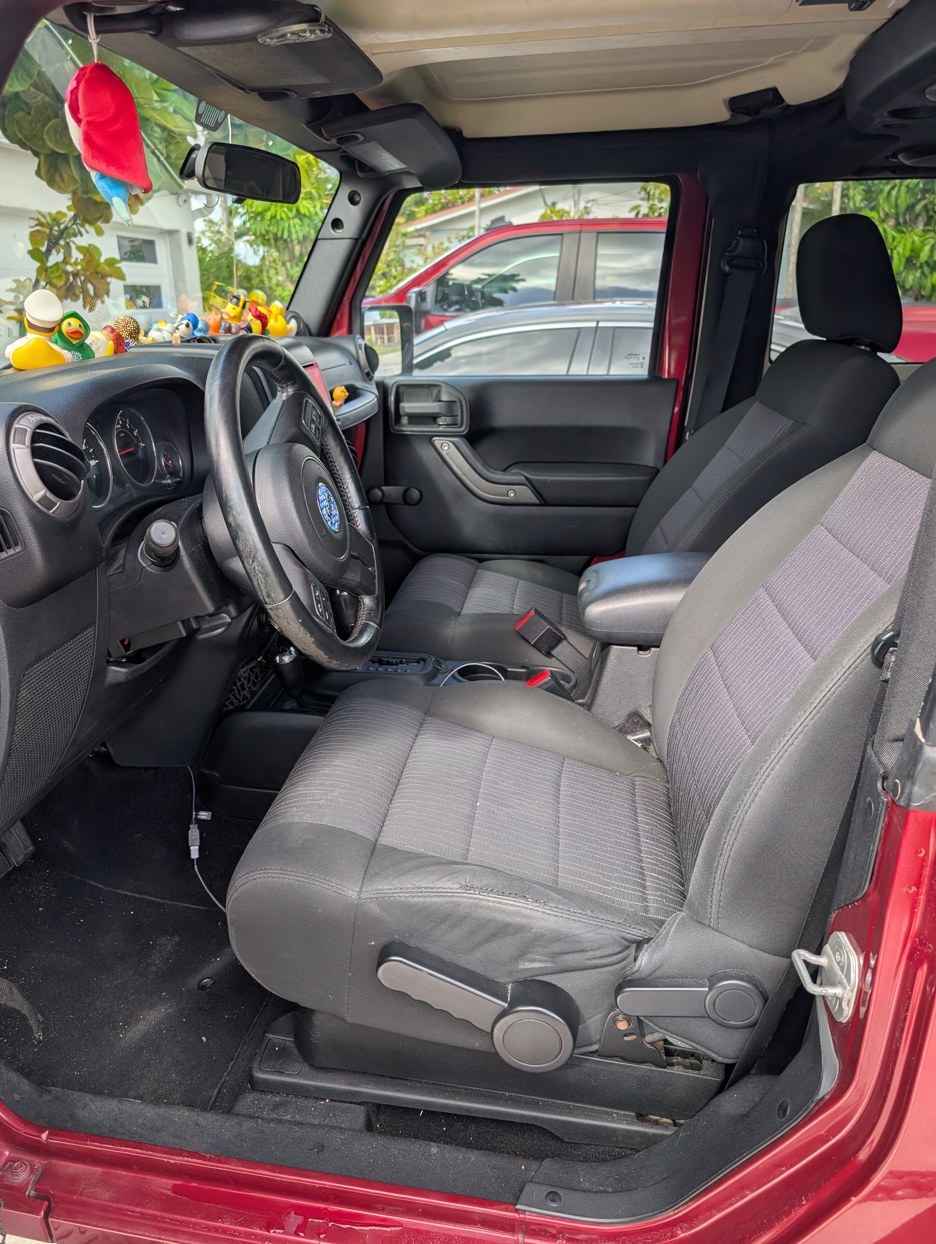 Used 2011 Jeep Wrangler Sport AWD/4WD image 2