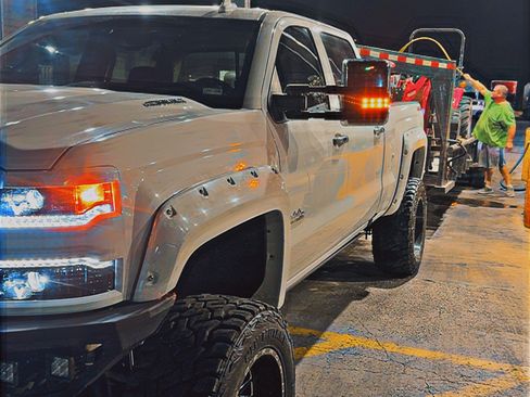 Used 2017 Chevrolet Silverado 2500 High Country w/ Duramax Plus Package image 10