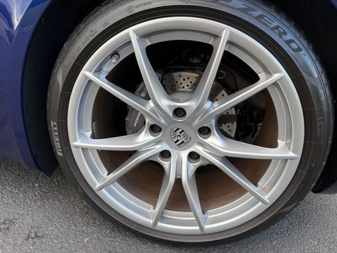 Used 2024 Porsche 718 Cayman RWD image 11