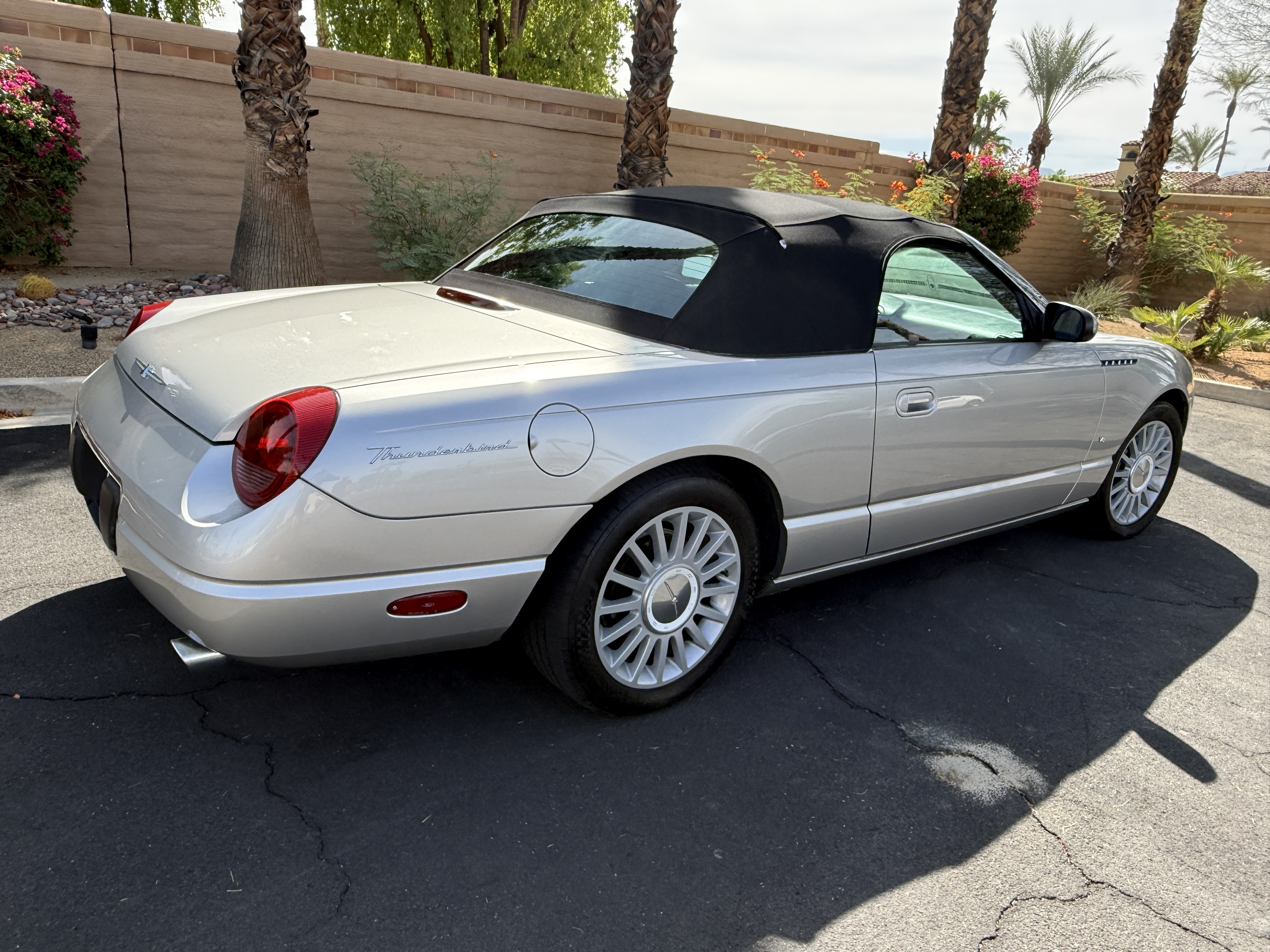 Used 2004 Ford Thunderbird RWD image 4