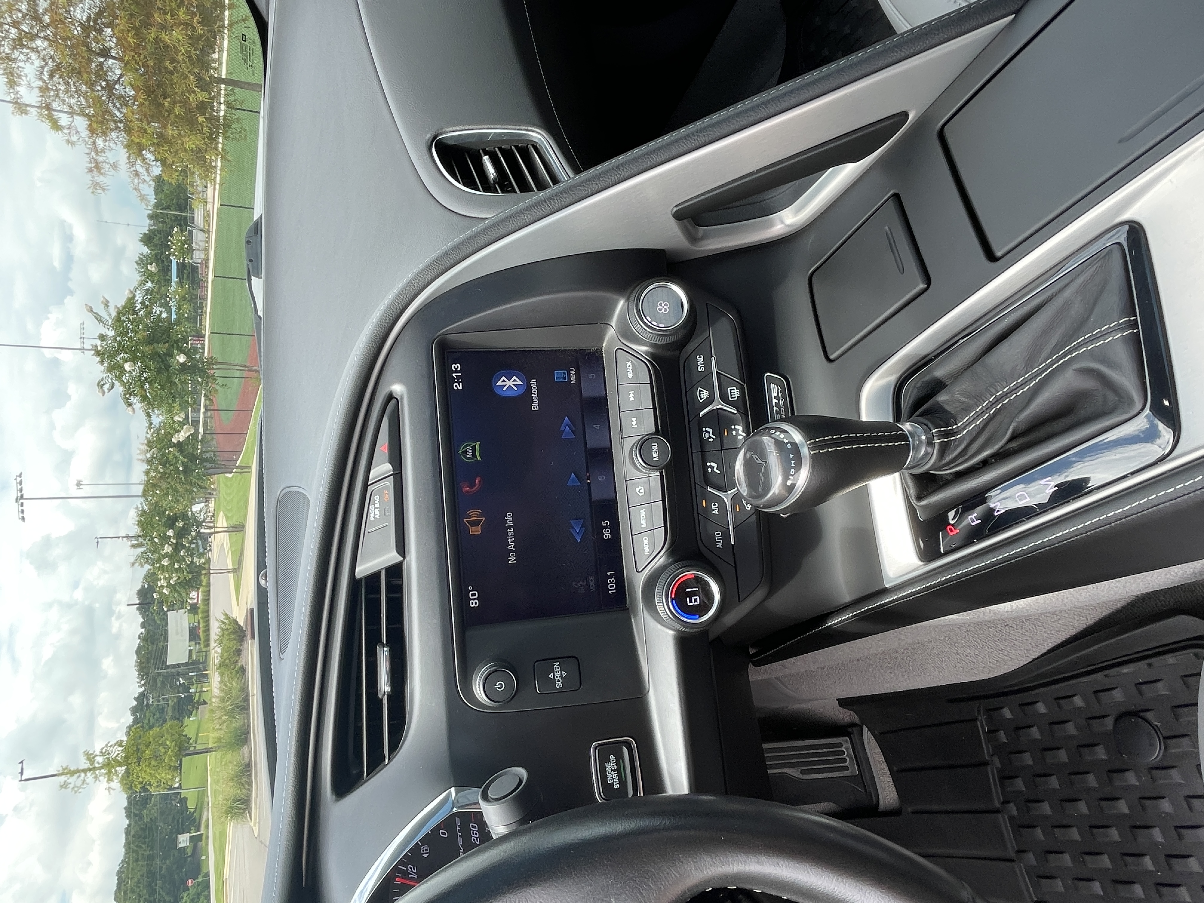 Used 2015 Chevrolet Corvette Stingray Coupe RWD image 5