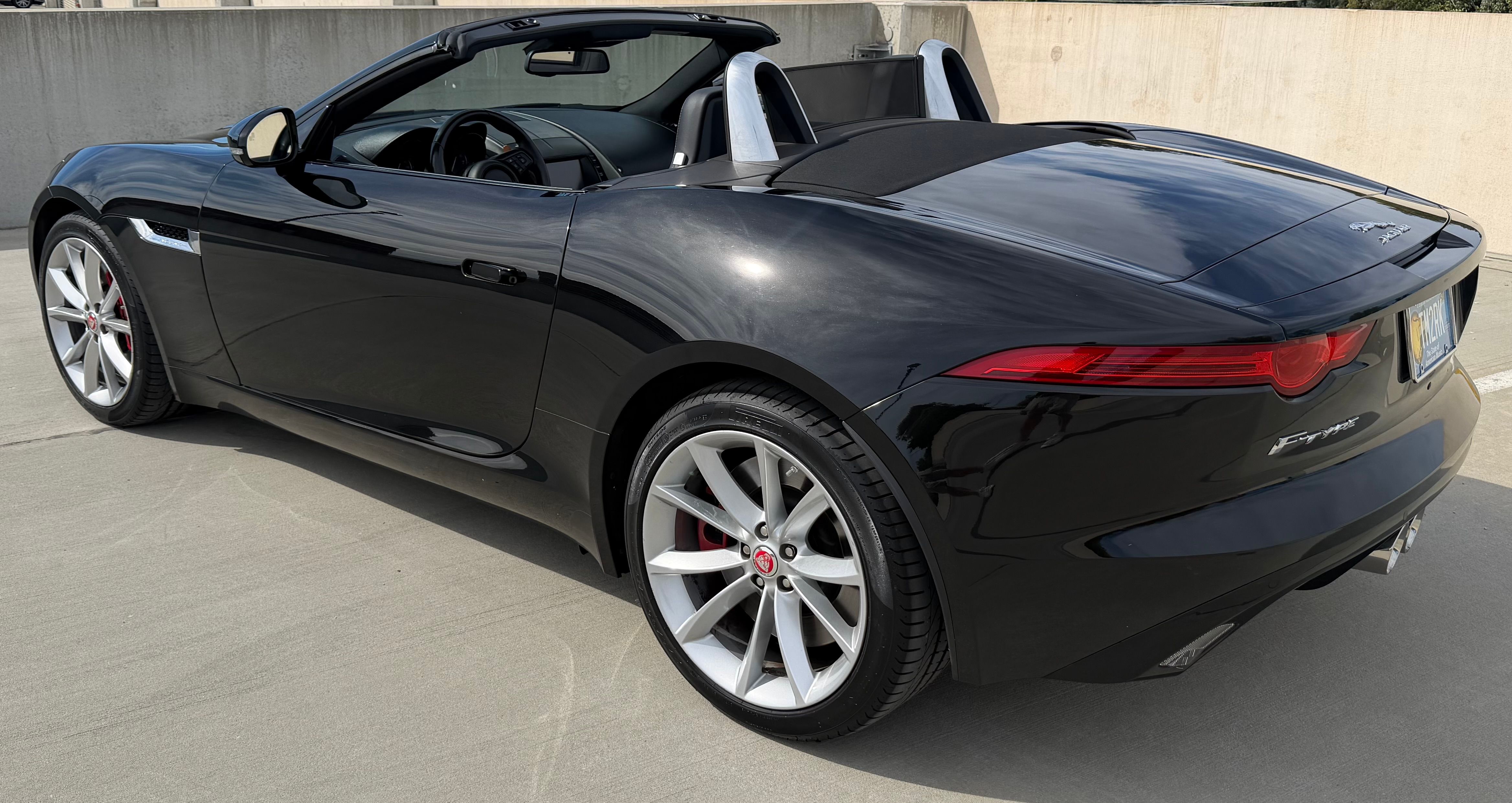 Used 2015 Jaguar F-TYPE S RWD image 4