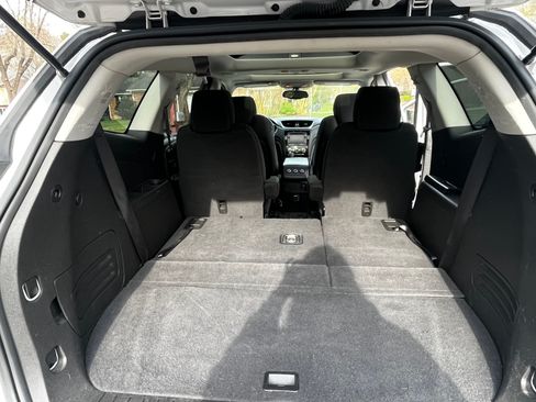 Used 2016 Chevrolet Traverse LT w/ Style and Technology Package image 14