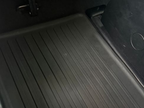 Used 2019 Toyota Sienna Limited Premium image 19