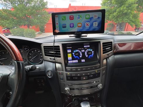 Used 2013 Lexus LX 570 4WD w/ Luxury Pkg image 18