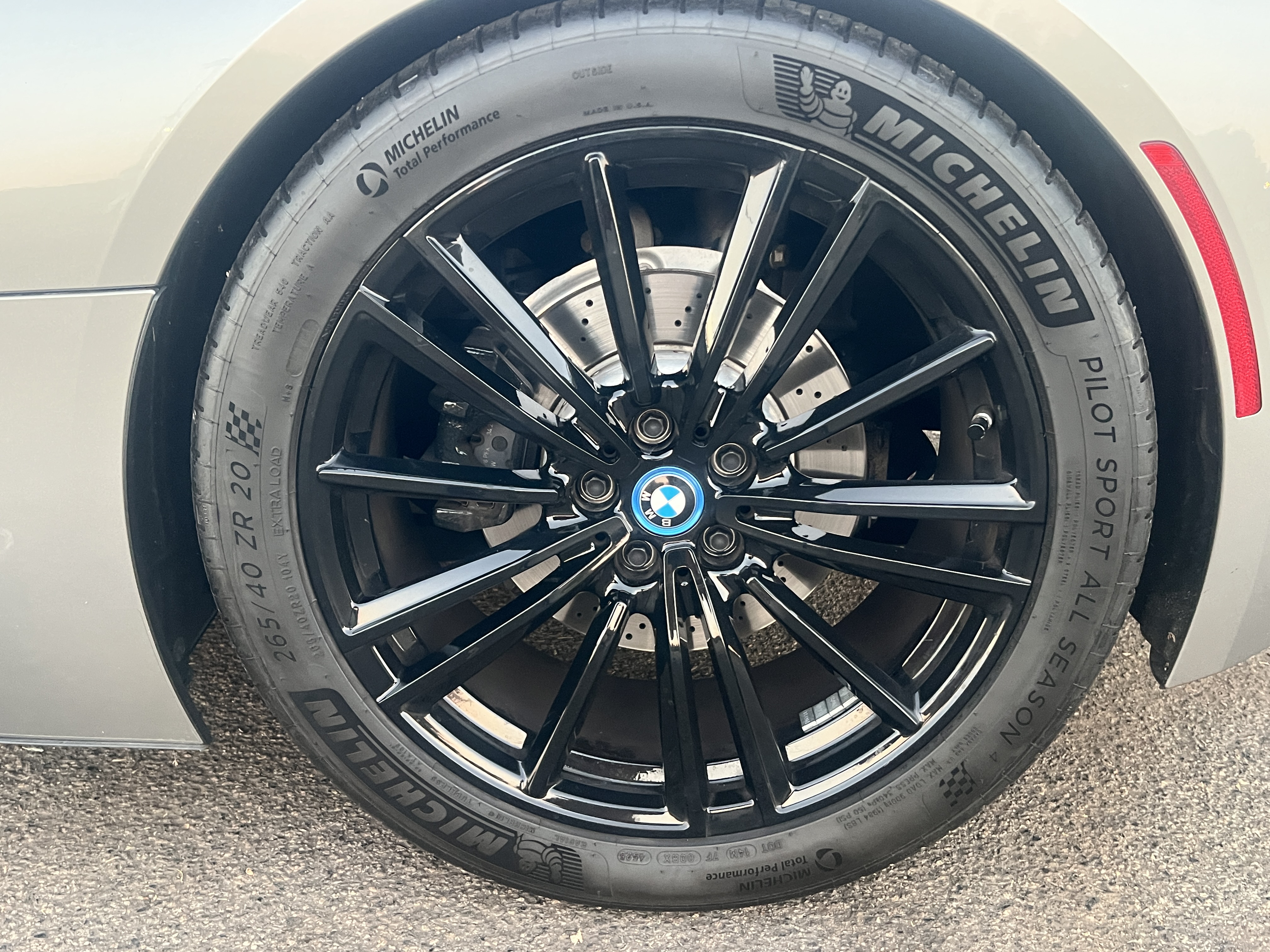 Used 2019 BMW i8 Roadster AWD/4WD image 11