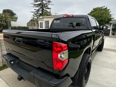 Used 2014 Toyota Tundra SR5 w/ SR5 Upgrade Package image 5