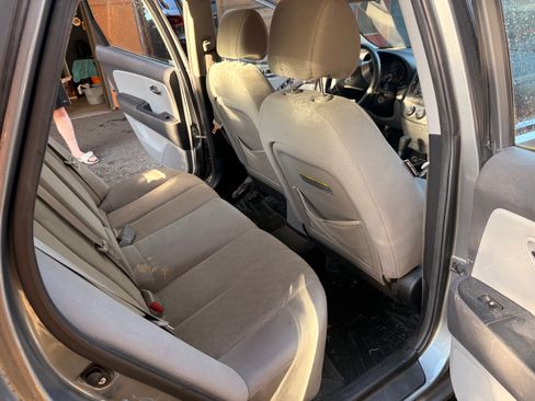 Used 2010 Hyundai Elantra GLS FWD image 8