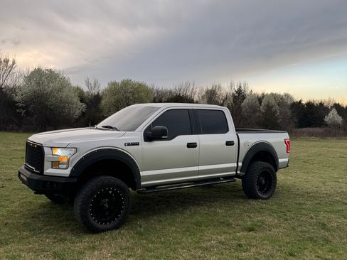 Used 2015 Ford F150 XLT w/ Equipment Group 301A Mid image 2