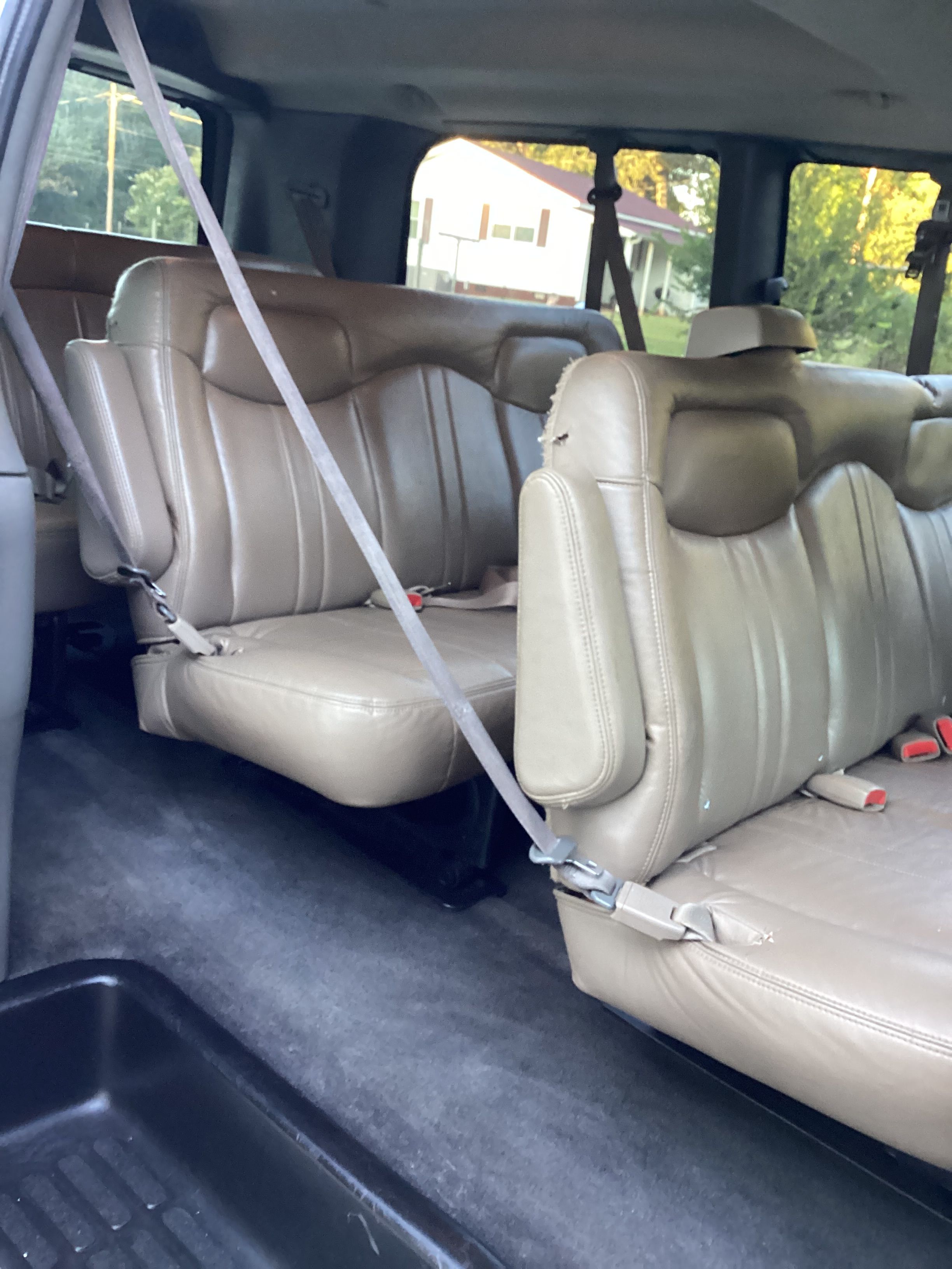 Used 2010 Chevrolet Express 3500 LT w/ LT Preferred Equipment Group RWD image 12