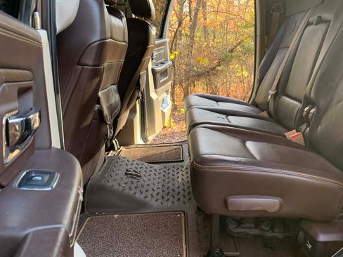 Used 2018 RAM 3500 Laramie Longhorn image 16