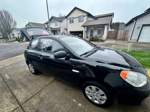 Used 2011 Hyundai Accent GL image 10