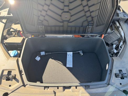 Used 2022 Audi e-tron Premium Plus image 18