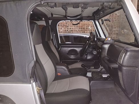 Used 2002 Jeep Wrangler X image 4