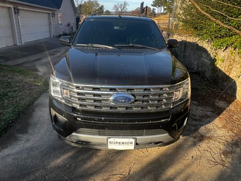 Used 2021 Ford Expedition XLT image 5