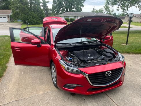 Used 2017 MAZDA MAZDA3 Sport FWD image 9