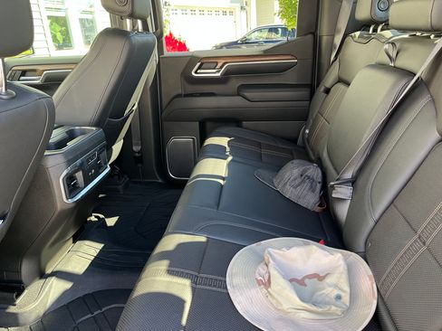 Used 2022 Chevrolet Silverado 1500 High Country w/ High Country Premium Package image 5