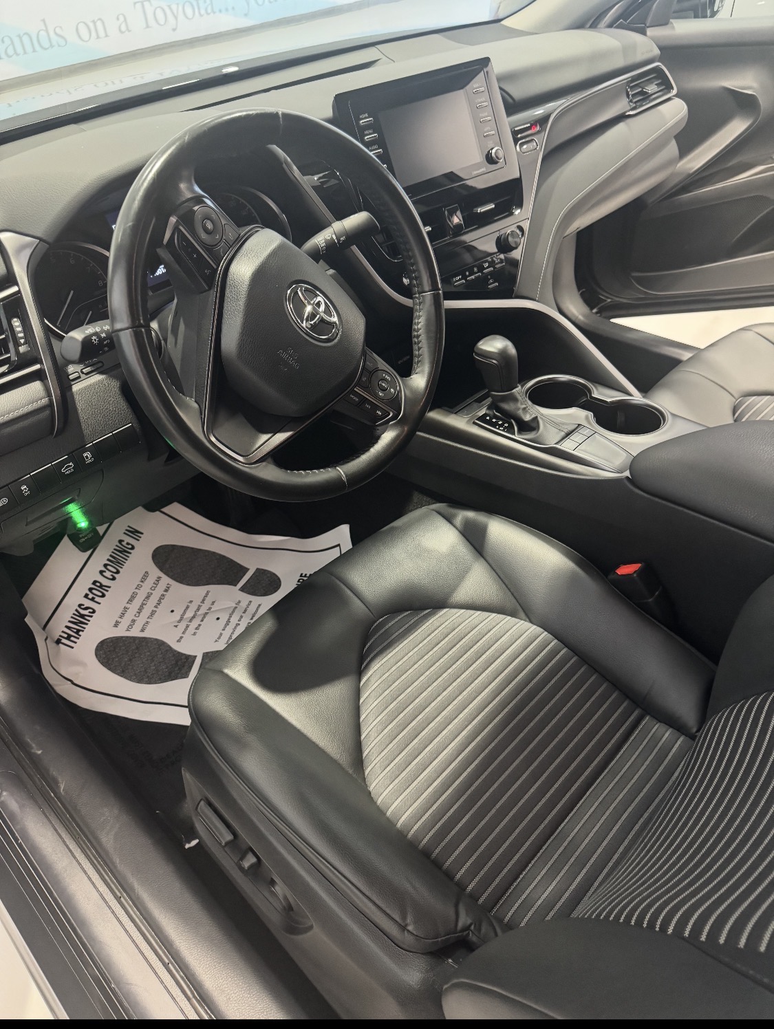 Used 2024 Toyota Camry SE FWD image 4