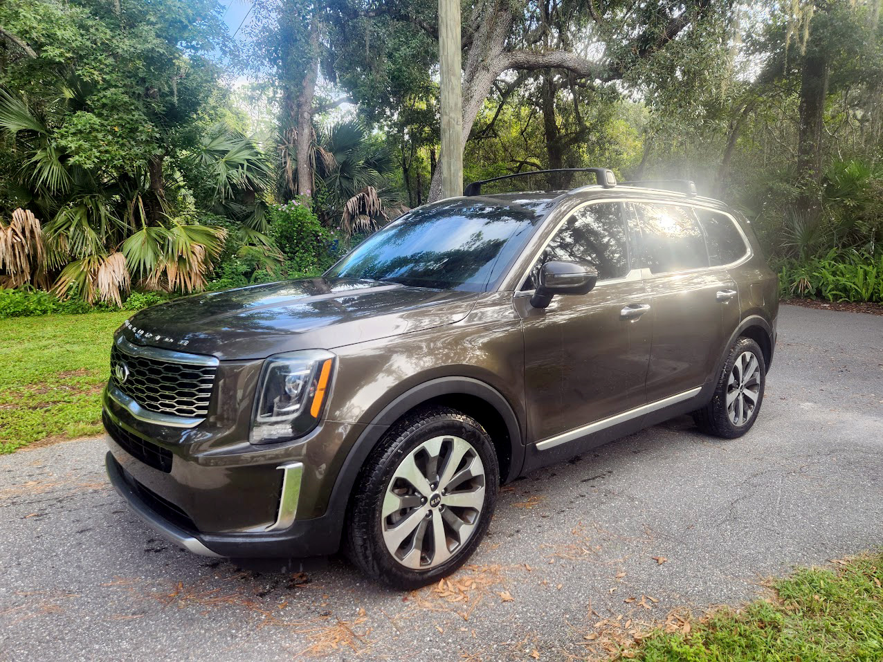 Used 2021 Kia Telluride S FWD image 1