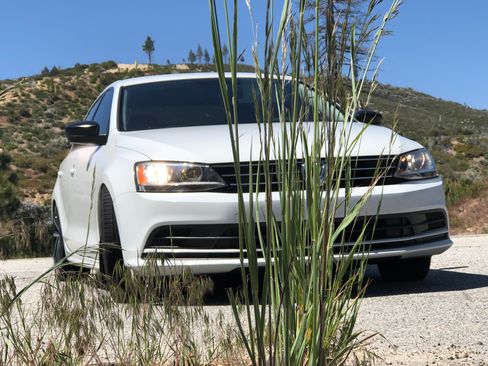 Used 2015 Volkswagen Jetta S image 8