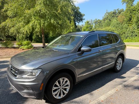 Used 2018 Volkswagen Tiguan SE FWD image 5